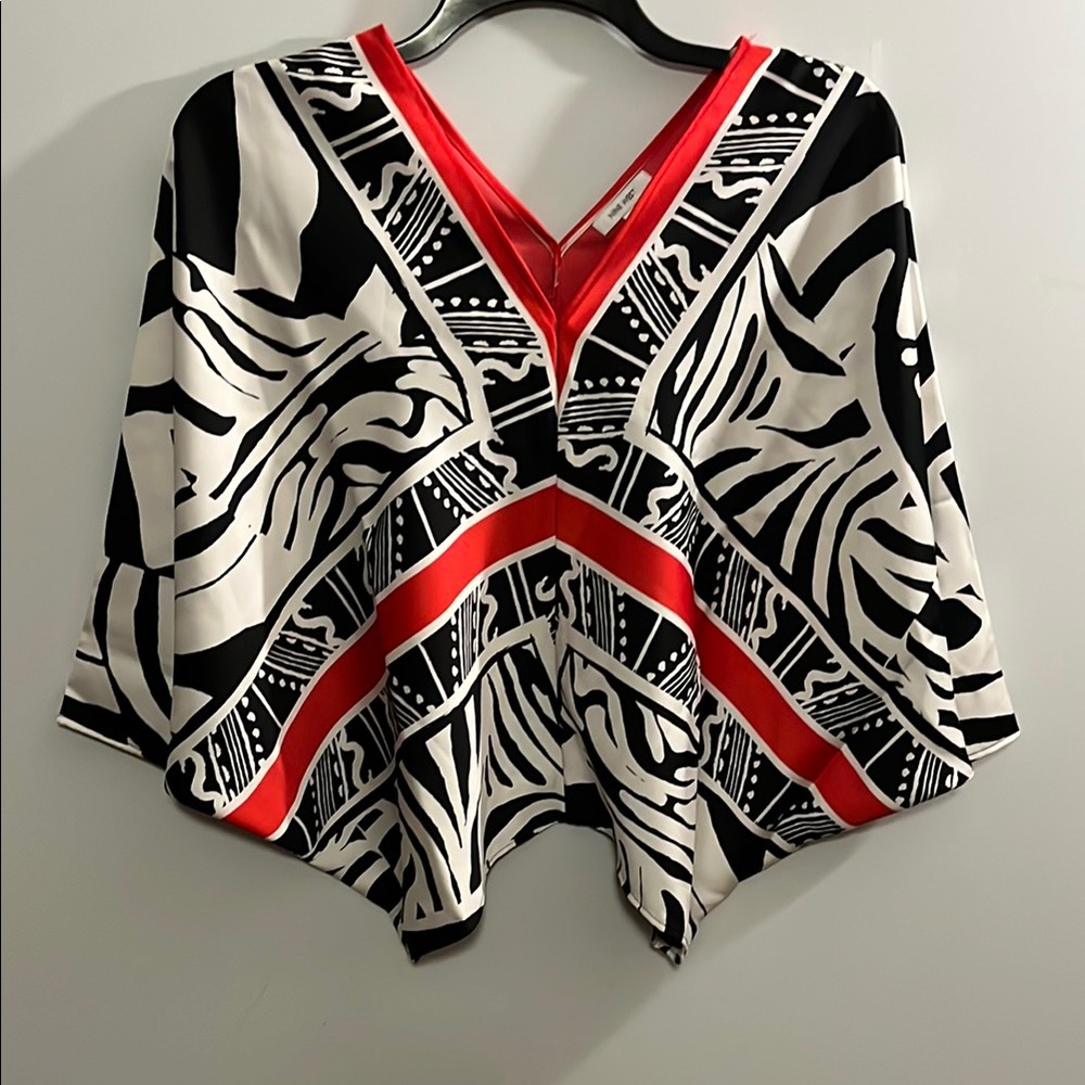 Nine West Black and White Graphic 3/4 Sleeve Blouse